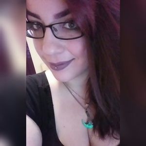 Meet your Posher, Arielle